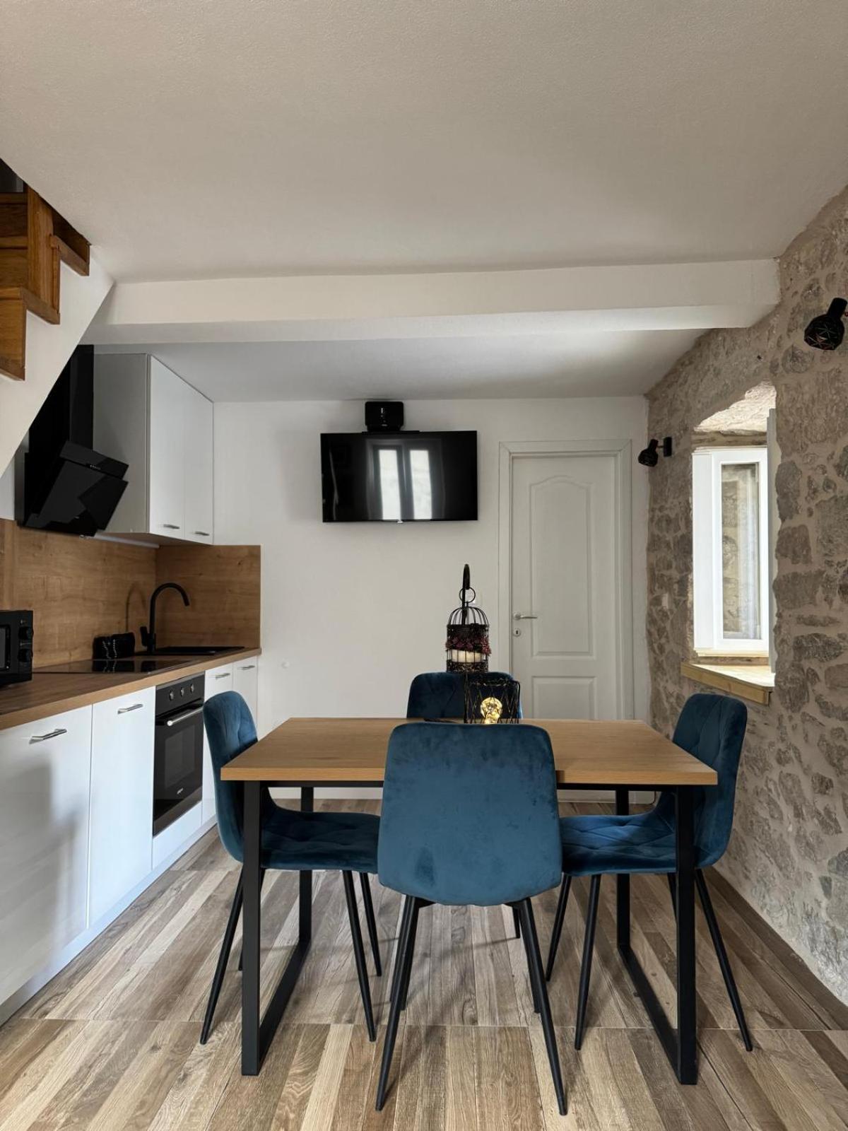 Apartments Bepina- 5 Mins From The Center Split Extérieur photo