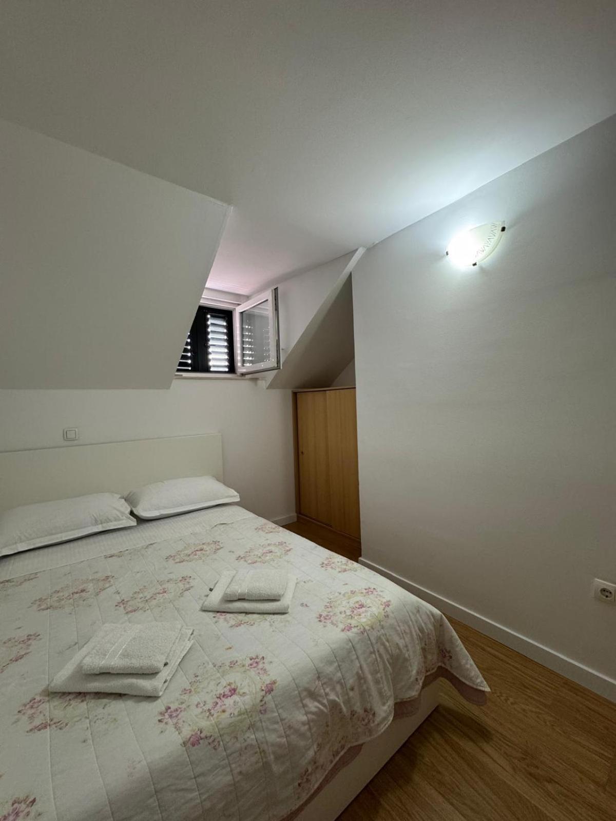 Apartments Bepina- 5 Mins From The Center Split Extérieur photo