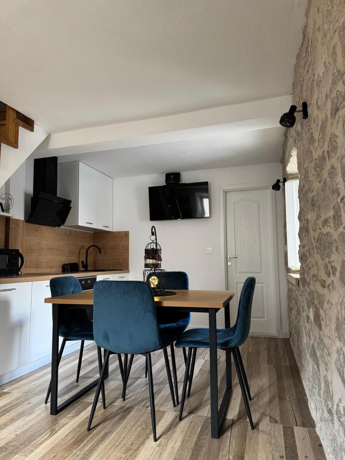 Apartments Bepina- 5 Mins From The Center Split Extérieur photo
