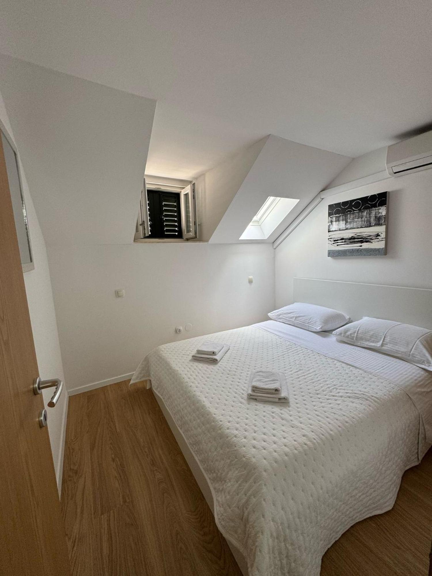 Apartments Bepina- 5 Mins From The Center Split Extérieur photo