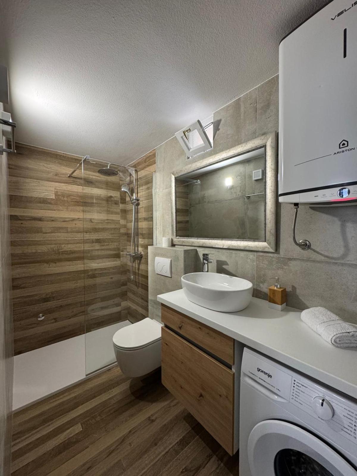 Apartments Bepina- 5 Mins From The Center Split Extérieur photo