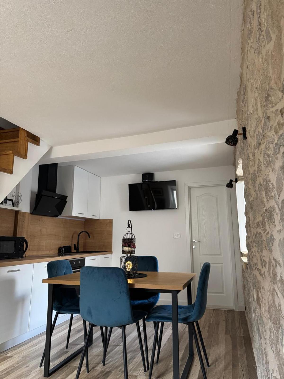 Apartments Bepina- 5 Mins From The Center Split Extérieur photo