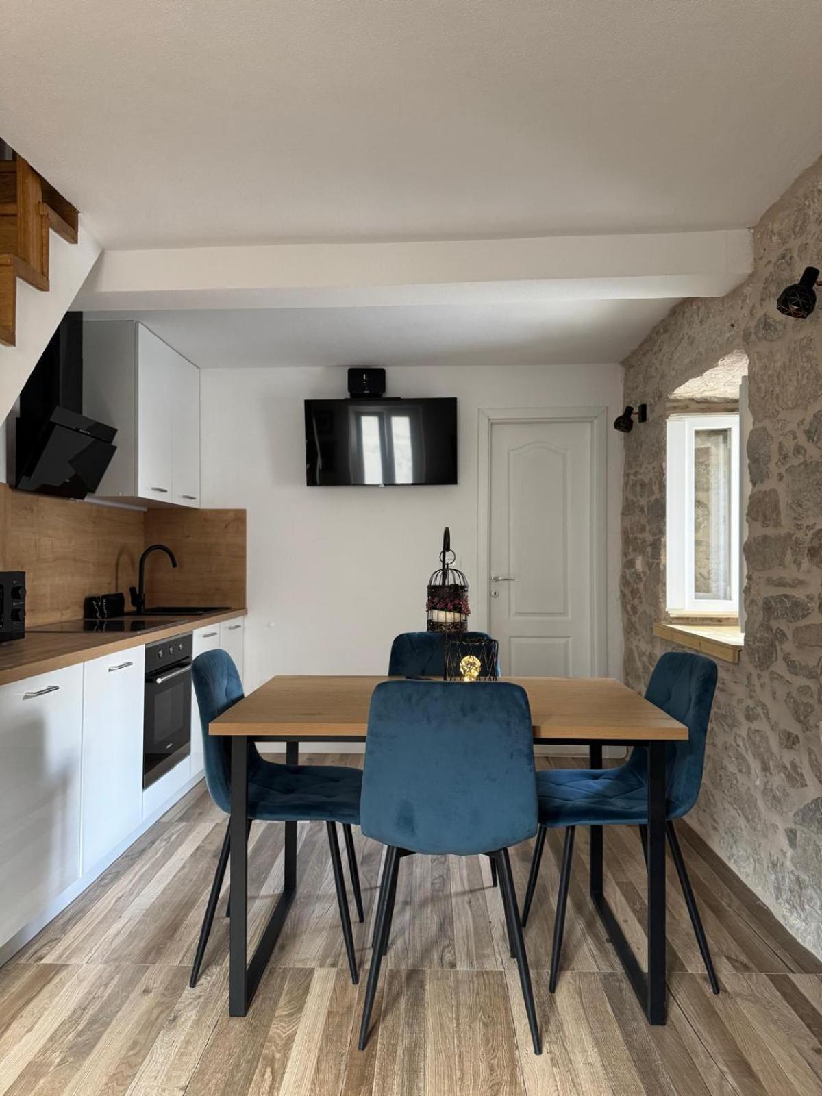 Apartments Bepina- 5 Mins From The Center Split Extérieur photo