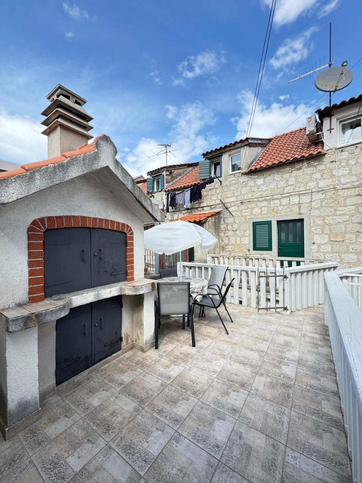 Apartments Bepina- 5 Mins From The Center Split Extérieur photo