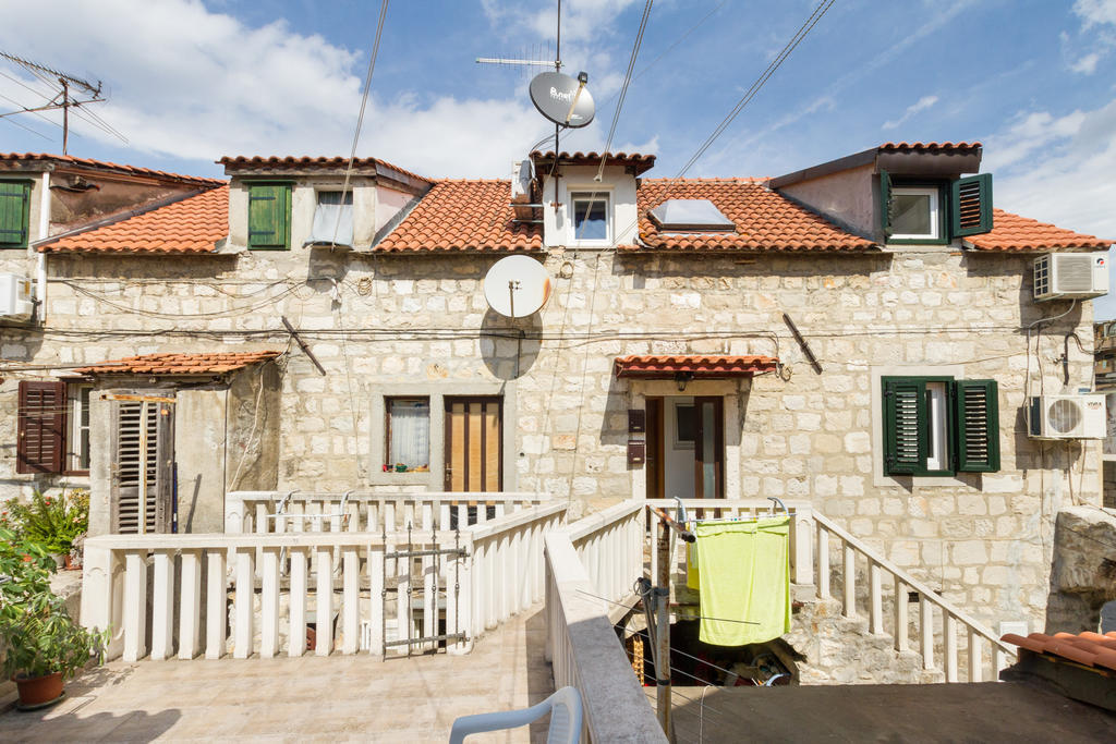 Apartments Bepina- 5 Mins From The Center Split Chambre photo
