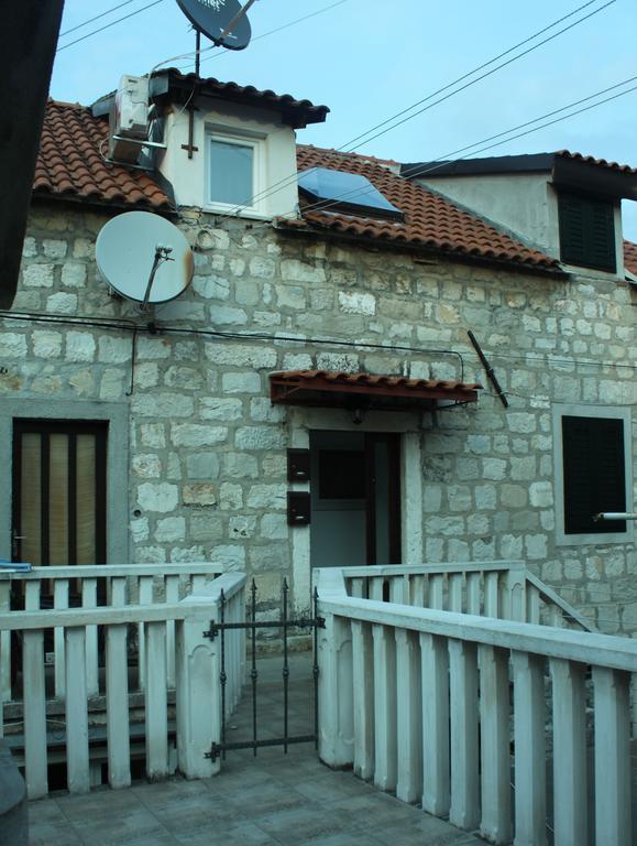 Apartments Bepina- 5 Mins From The Center Split Extérieur photo
